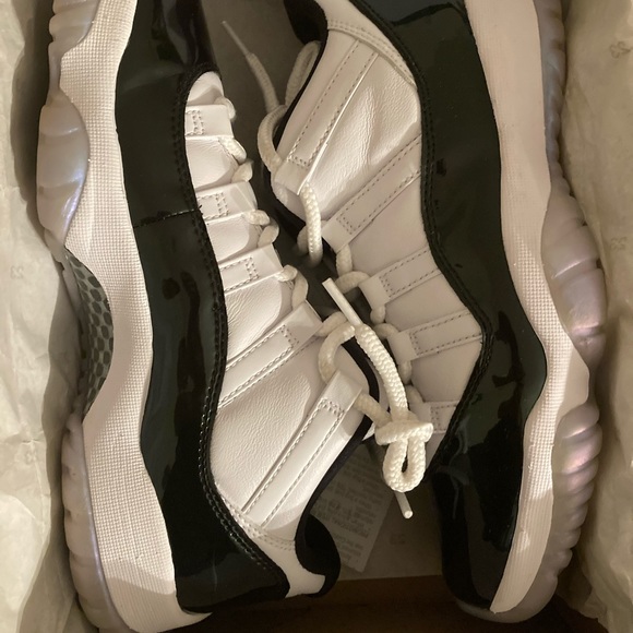 Jordan 11 low Iridescent main image 9